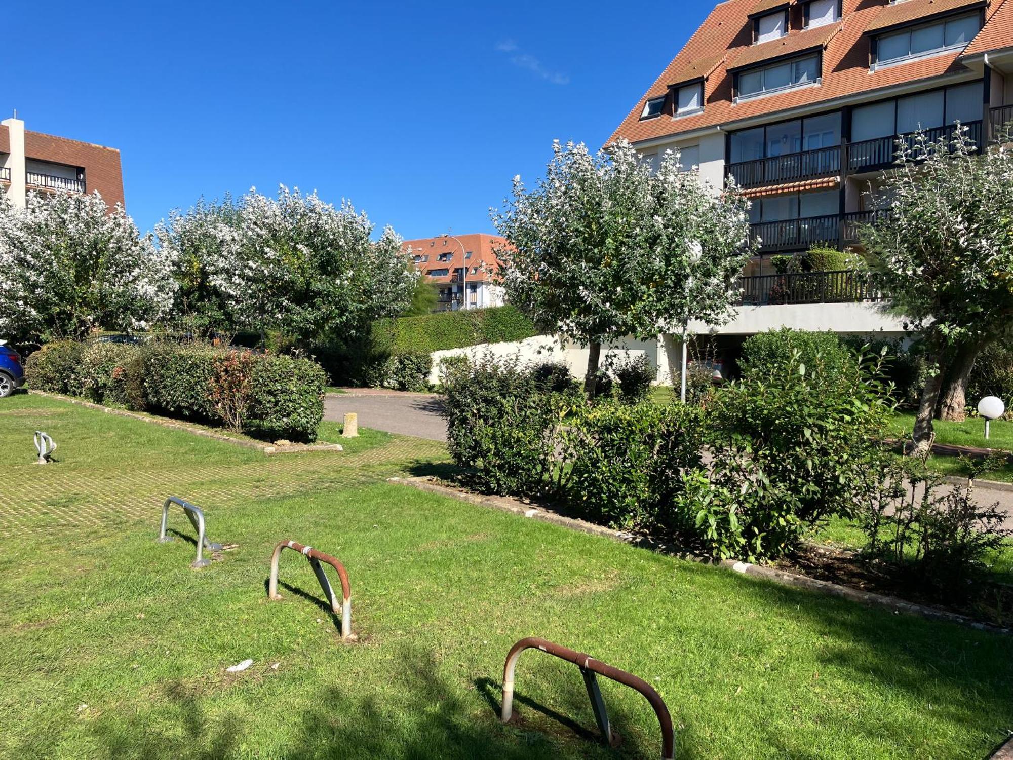 Appartement Neuf Beautiful Villers 1-4 Pers Avec Parking Prive Et A 200 M Plage Bagian luar foto